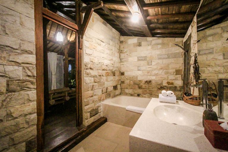 Bathroom 4, Keramas Sacred River Village, Gianyar