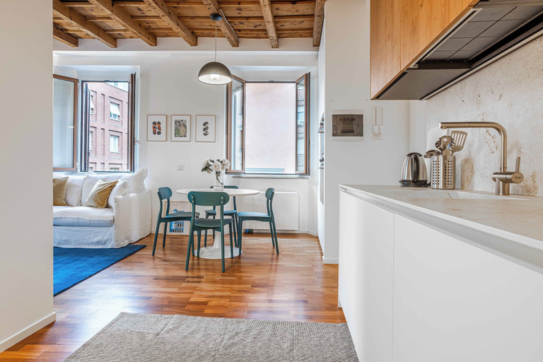 Others 3, Captivating flat near City Centre, Milano