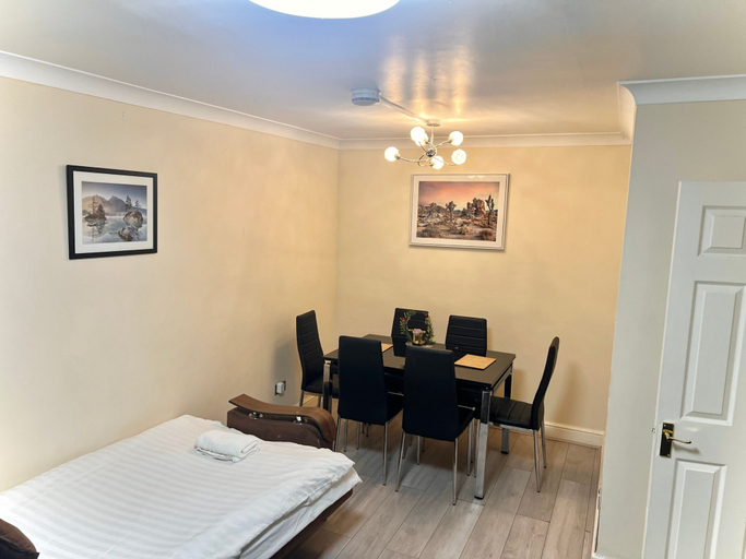 Room 4, Cosy London Retreat Near Tower Bridge, London