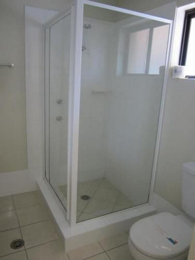 Bathroom 18