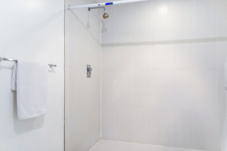 Bathroom 4, 3250 Ne Apartament - Wynwood Walkable, Miami-Dade