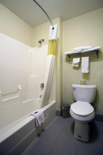 Bathroom 3, Geneva Motel Inn, Kane