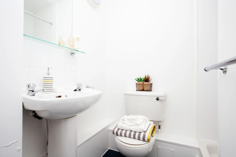 Bathroom 3, Student Only Exchange Works, Sheffield