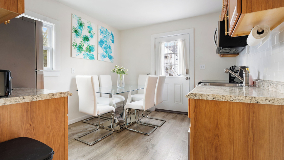 Others 3, Ultra-Modern Luxe Sleek & Stunning Stay, Westchester