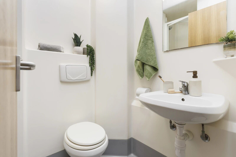 Bathroom 3, Student Only St Peters Court, Nottingham