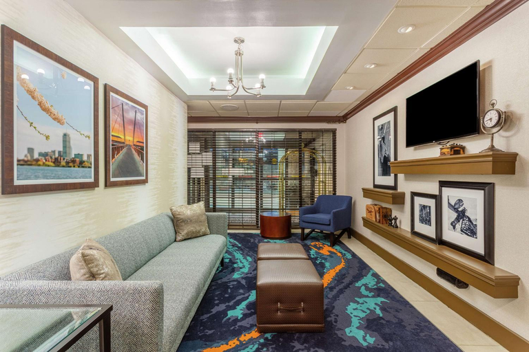 Public Area, Hampton Inn Boston/Peabody, Essex