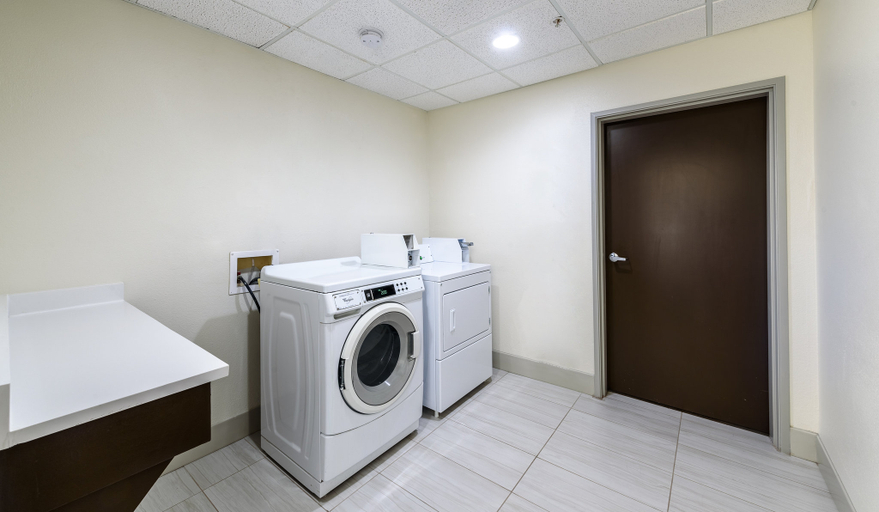 Bathroom 3, Holiday Inn Express & Suites BASTROP by IHG, Bastrop
