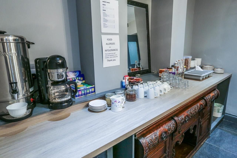Food & Drinks 5, Beckenham Park Hotel, London