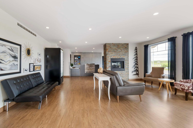 Public Area 2, Villa Inn & Suites, SureStay Collection by Best Western, Cochrane