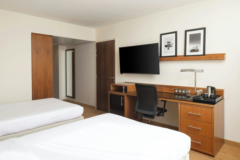 Bedroom 3, Courtyard by Marriott Toulouse Airport, Haute-Garonne