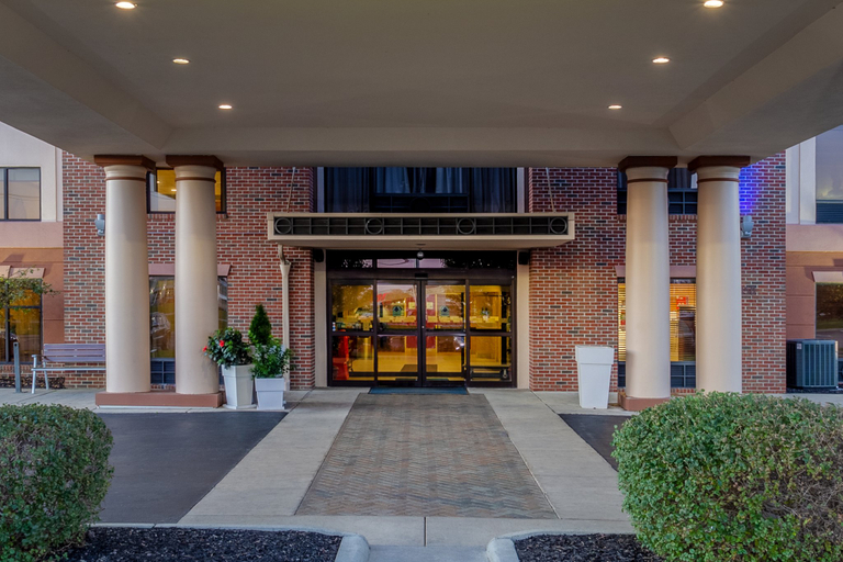Exterior & Views 2, Holiday Inn Express & Suites BOWLING GREEN by IHG, Wood