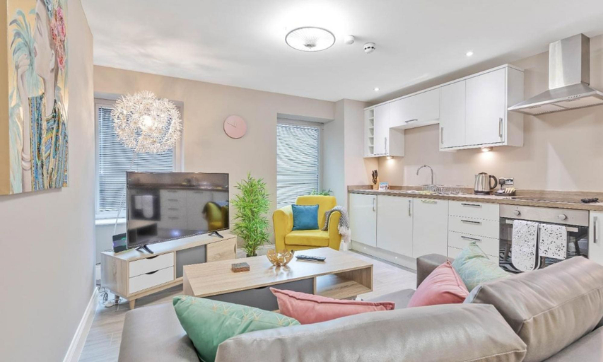 Others 5, Ocean Walk 2 Bedroom Apartment Moments From the Seaside, Brighton and Hove