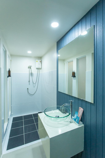 Bathroom 3, The Light House at Town, Pulau Phuket
