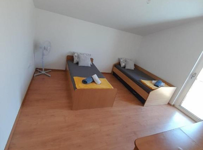 Others 3, Villa Anita, Unešić
