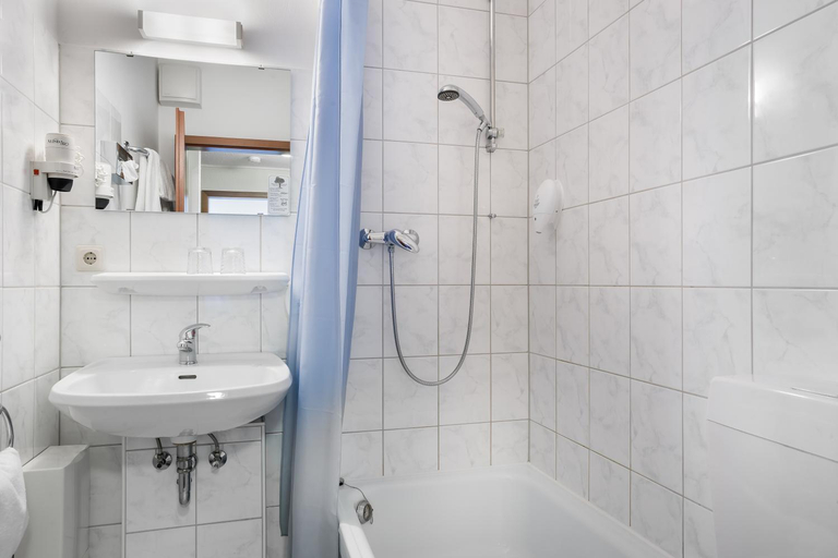 Bathroom 4, acora Bonn Living the City, Bonn