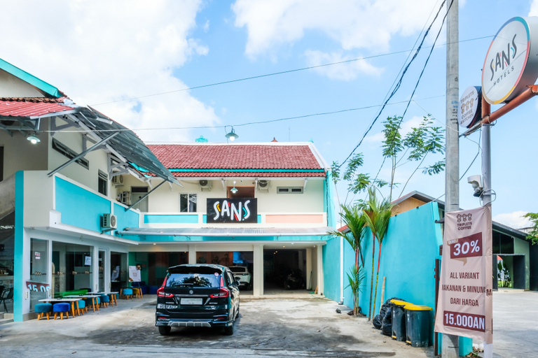Exterior & Views 2, Sans Hotel Triplets Jogja Expo Center, Bantul