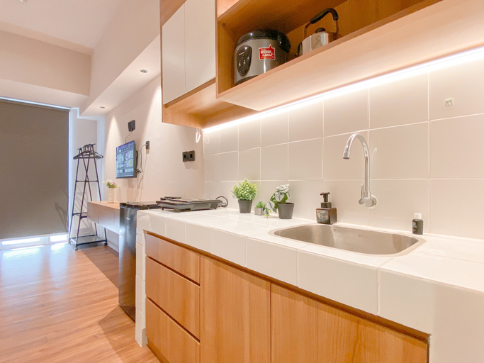 Others 4, Neat and Warm Studio at Tokyo Riverside PIK 2 Apartment By Travelio, Tangerang
