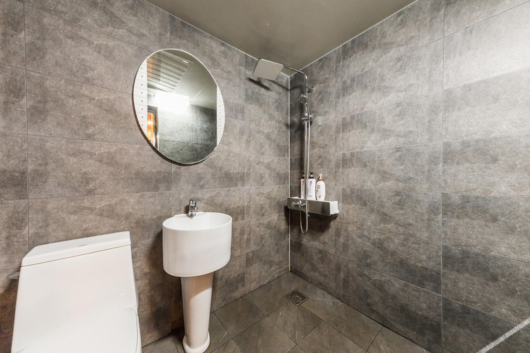 Bathroom 3, Sungshin University Station Pav, Seongbuk