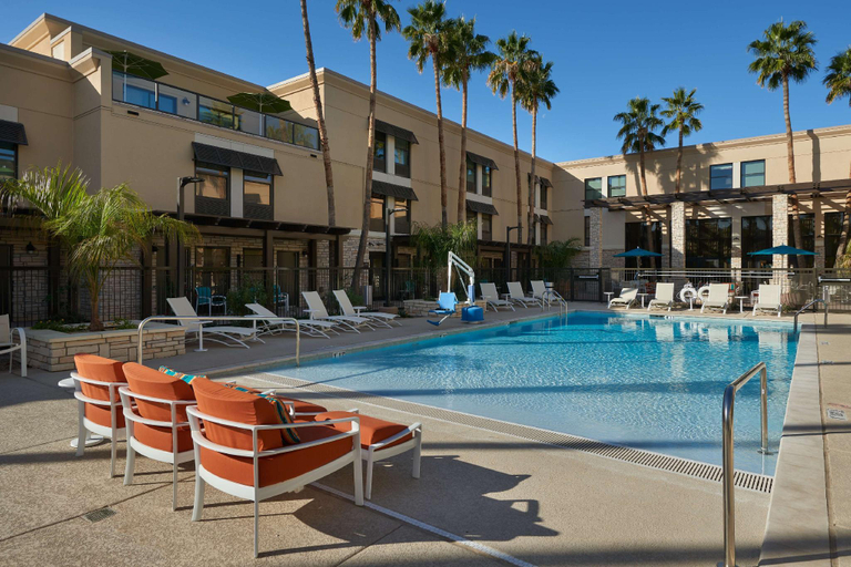 Sport & Beauty 5, Hampton Inn & Suites by Hilton Phoenix Scottsdale Shea Blvd, Maricopa