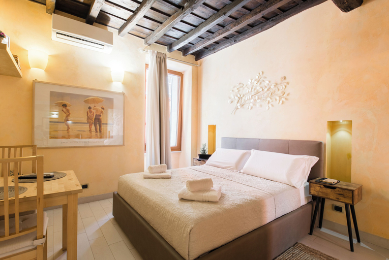 Bedroom 2, TrinitaDeiMonti Guest House, Rome
