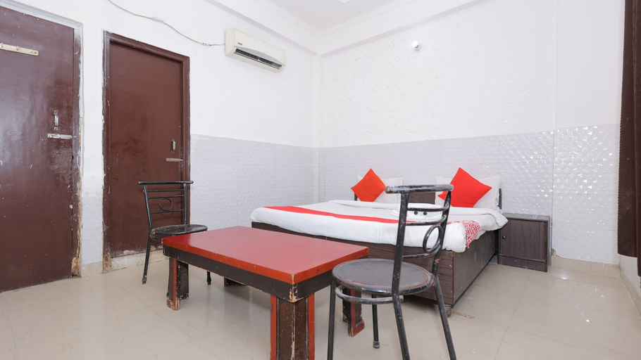 Bedroom 2, Hotel ZoVo Agra, Agra