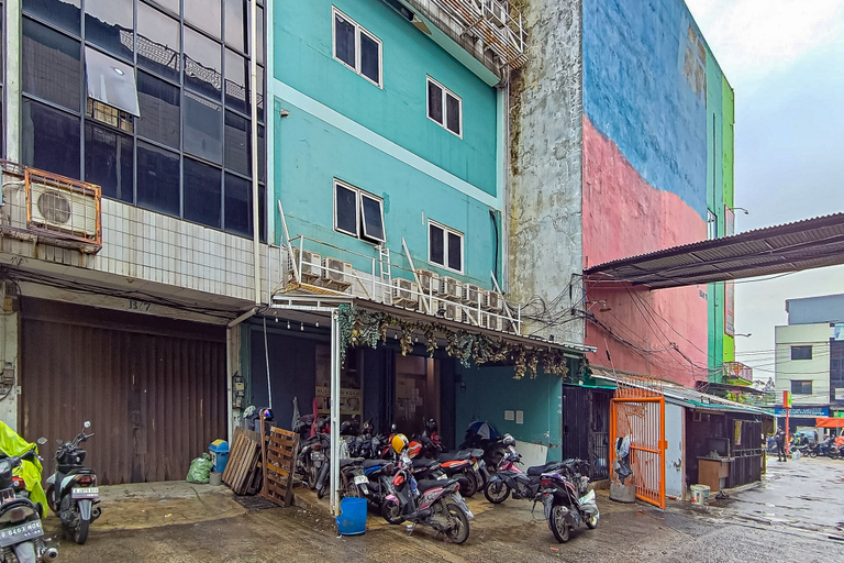 Exterior & Views 2, Guest House 88 RedPartner, Jakarta Barat