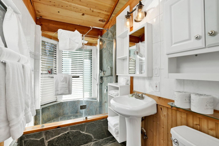 Bathroom 4, Moonlight Ridge - 1929, San Bernardino