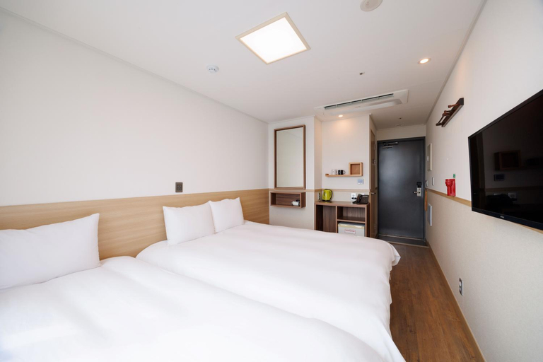 Bedroom 9