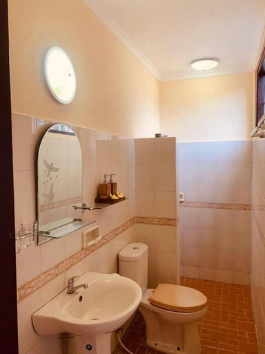 Bathroom, Giri's Villa Jimbaran, Badung