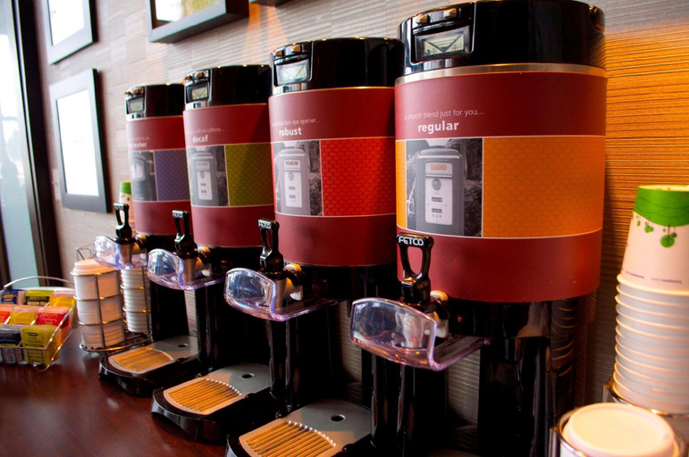 Food & Drinks 4, Hampton Inn & Suites Flagstaff-West/NAU, Coconino