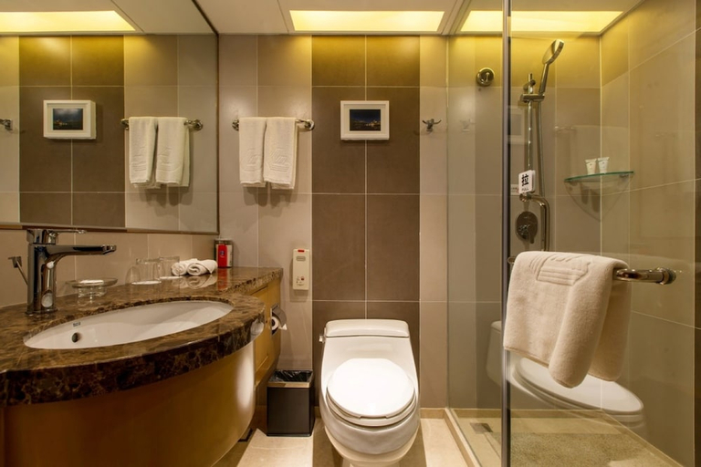 Bathroom 3, Grand Skylight Catic Hotel, Beijing