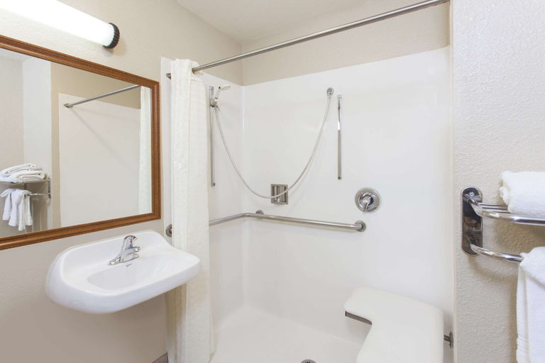 Bathroom 3, Days Inn by Wyndham Carlsbad, San Diego