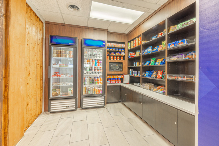 Food & Drinks 1, Holiday Inn Express & Suites COLLEGE STATION by IHG, Brazos