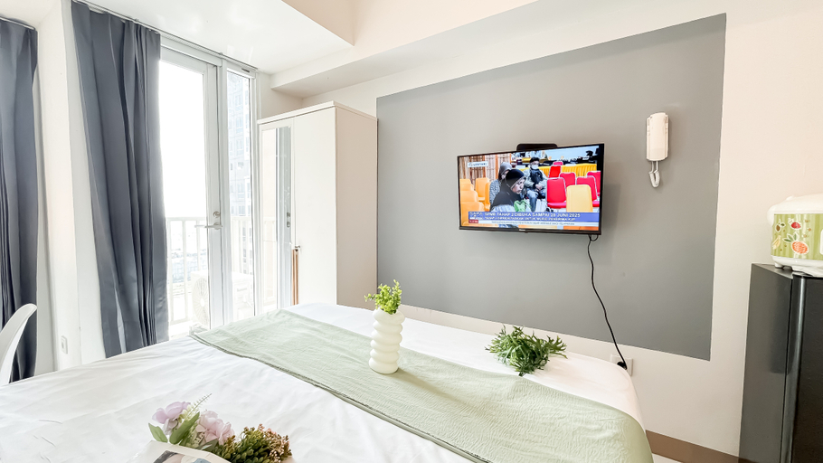 Bedroom 2, Nice Studio near Tokyo Hub at Tokyo Riverside PIK 2 Apartment By Travelio, Tangerang