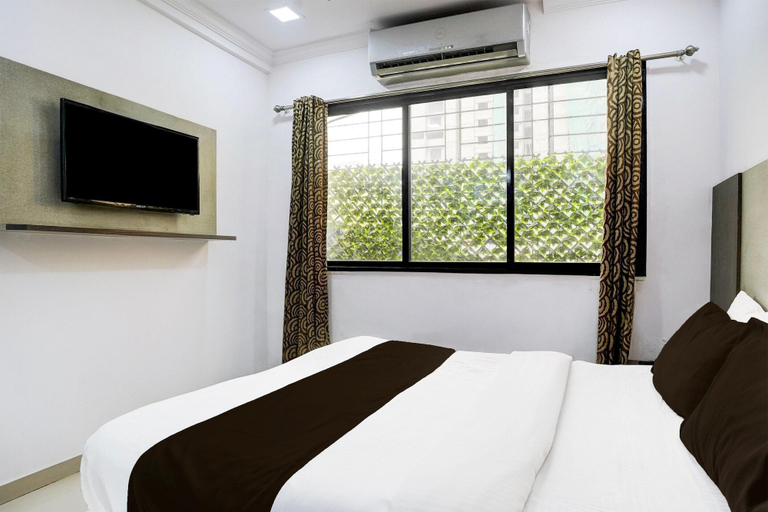 Room 5, Cozy Deluxe Room Near Juhu Beach Mumbai, Mumbai Suburban