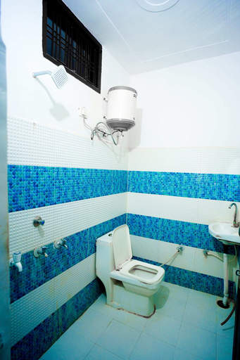 Bathroom 4, Hotel Meraki Inn, Lucknow