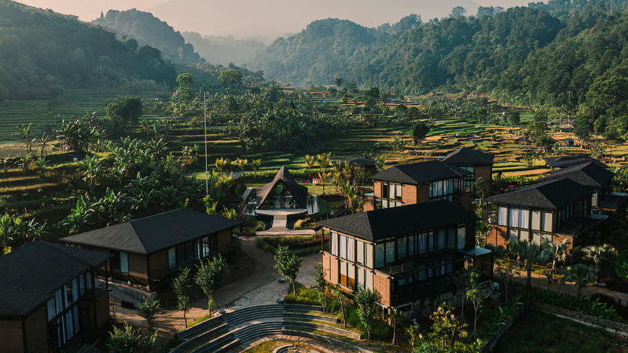 Others 4, Kencana Valley, Bogor