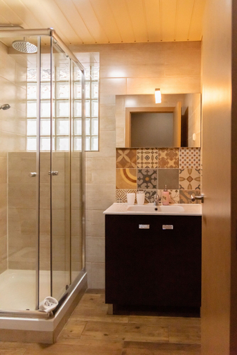 Bathroom 5, Happy House, Faro