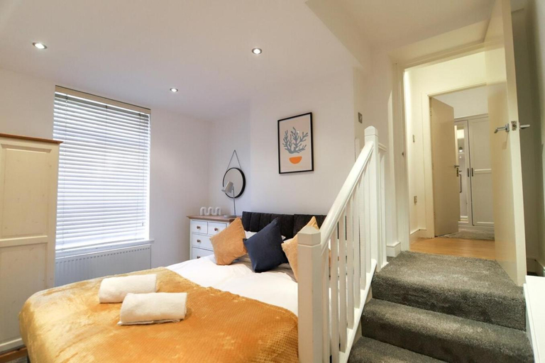 4, New- Modern 2br Apt Wifi Sleep5 City Centre, Sheffield