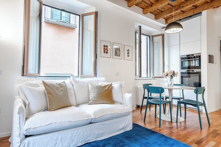 Others 5, Captivating flat near City Centre, Milano