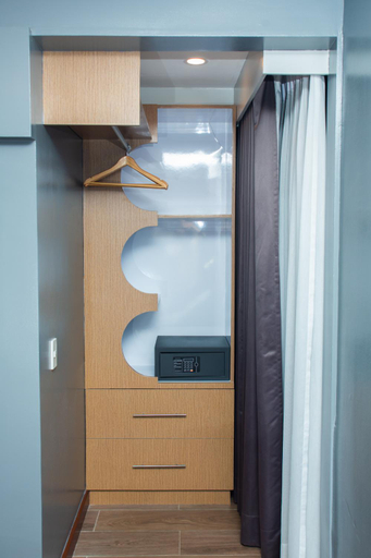 Others 5, UNWND Flats - Makati, Makati City