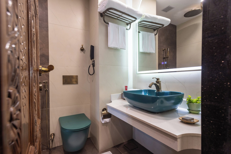 Bathroom 5, Aarya Hotel and Spa - Eternal Heritage, Bagmati
