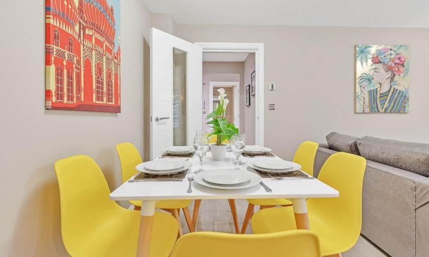 Others 3, Ocean Walk 2 Bedroom Apartment Moments From the Seaside, Brighton and Hove