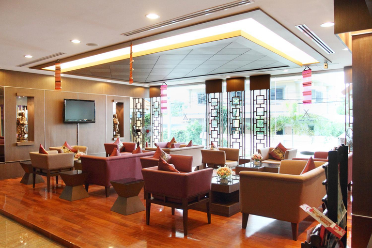 Food & Drinks 5, Noppakao Place, Muang Chiang Mai