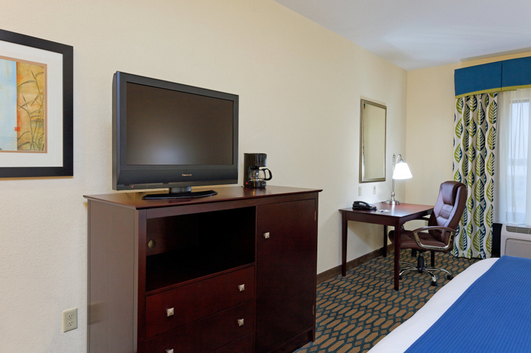 Bedroom 3, Holiday Inn Express & Suites ANDALUSIA by IHG, Covington