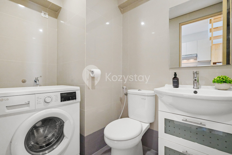 Bathroom 14