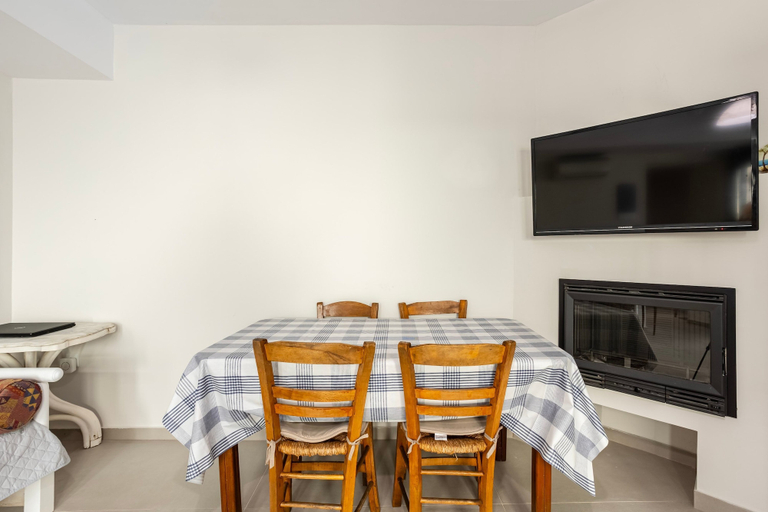Room 3, Azure Seaside Retreat in the Heart of Petalidi, Peloponnese