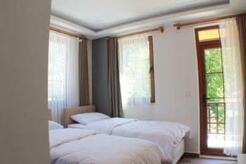 Others 4, Hirande Otel, Çaykara