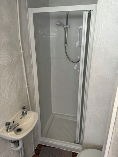 Bathroom 3, Victoria hotel, Blackpool