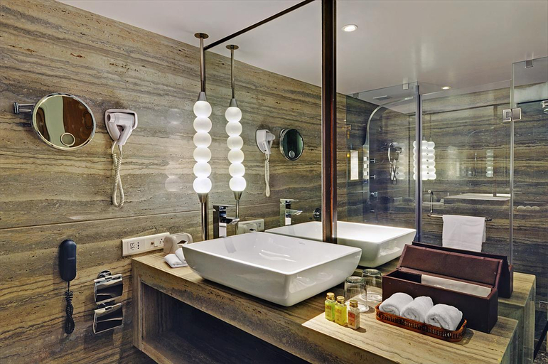 Bathroom 5, Hotel Sea Princess, Mumbai Suburban